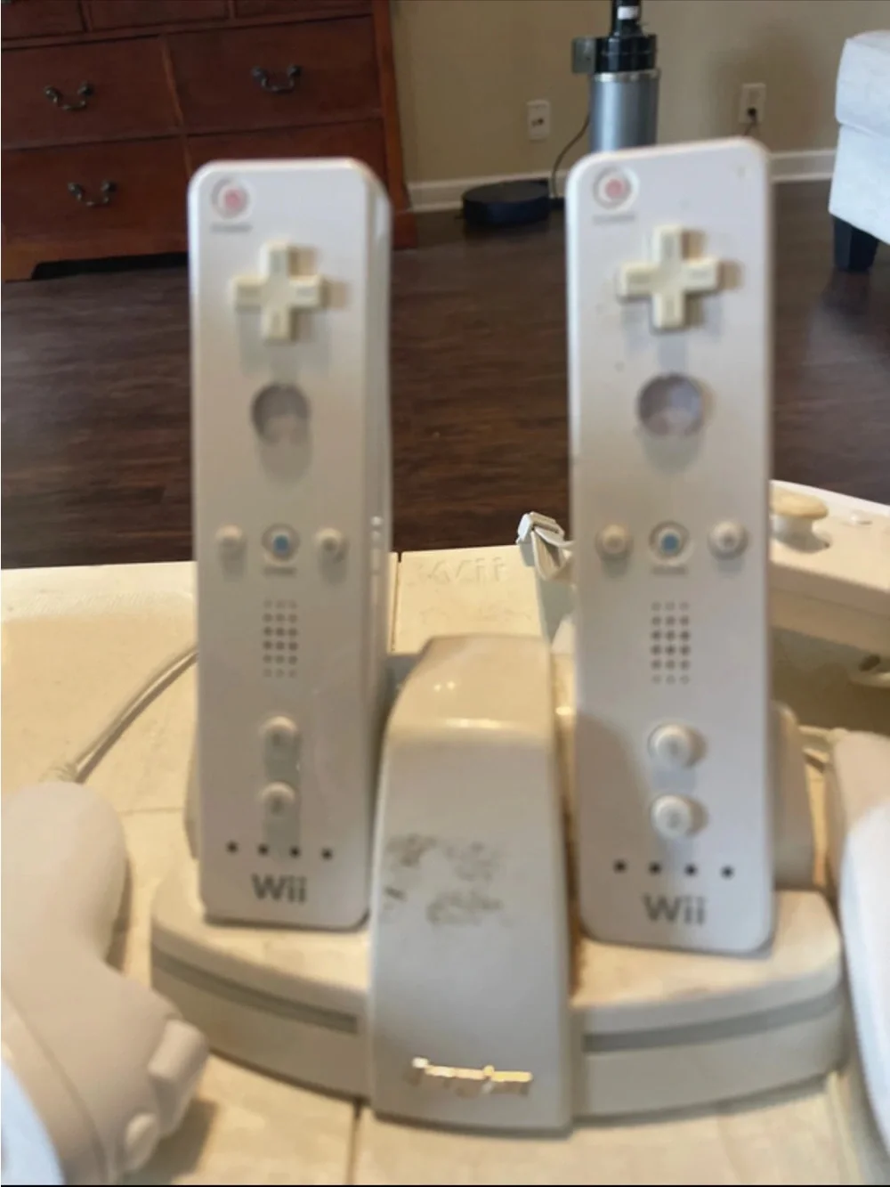 Nintendo Wii Console Bundle in White with Wii Fit Board